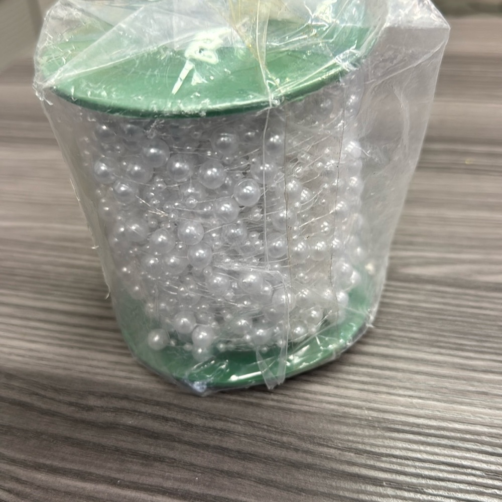 200 feet 3+8mm pearlized beads chain white new excellent condition